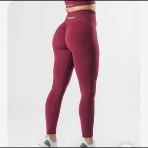 ISO amplify leggings !!